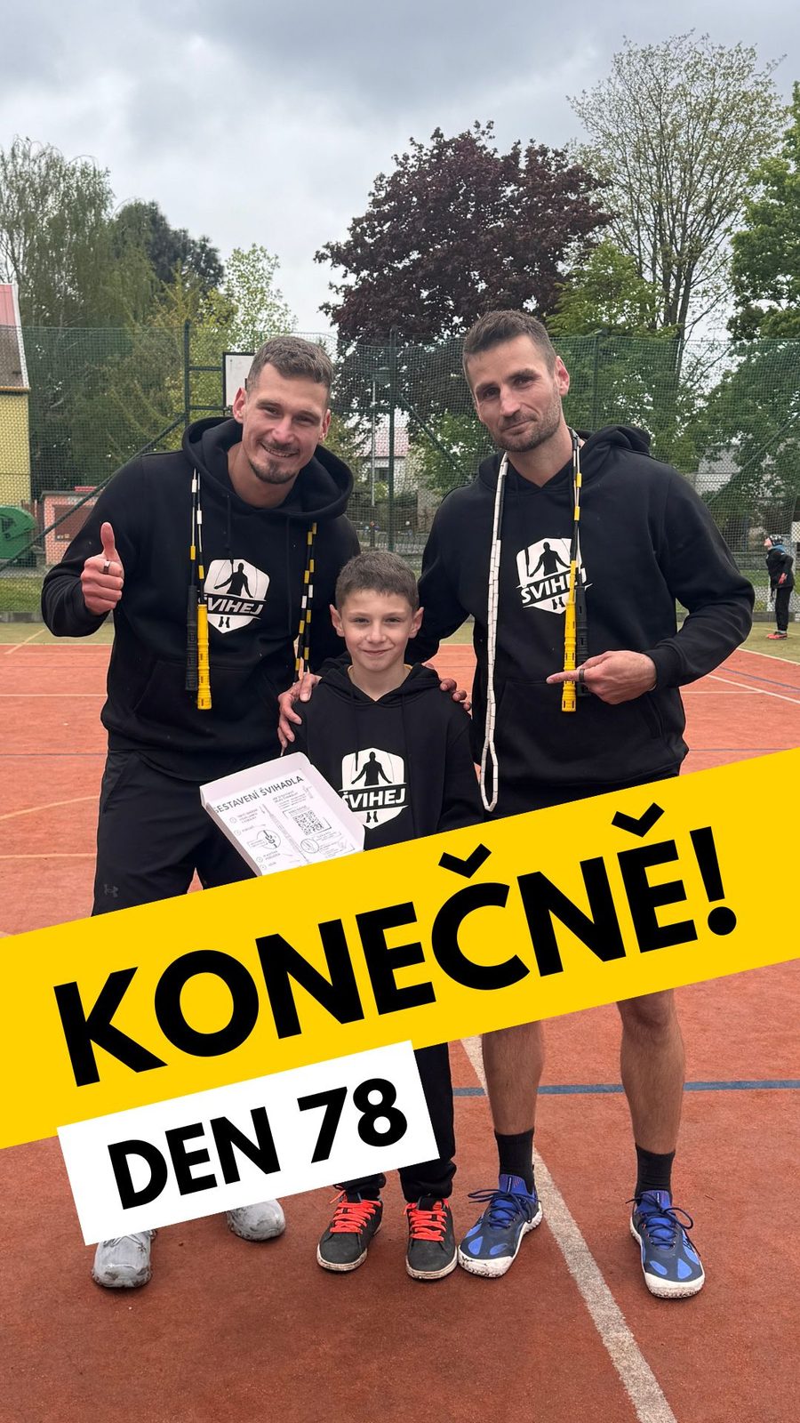 Vojtěch Zatloukal s Marekom a Tomášom zo Švihej v deň, keď za ním prišli - deň 78